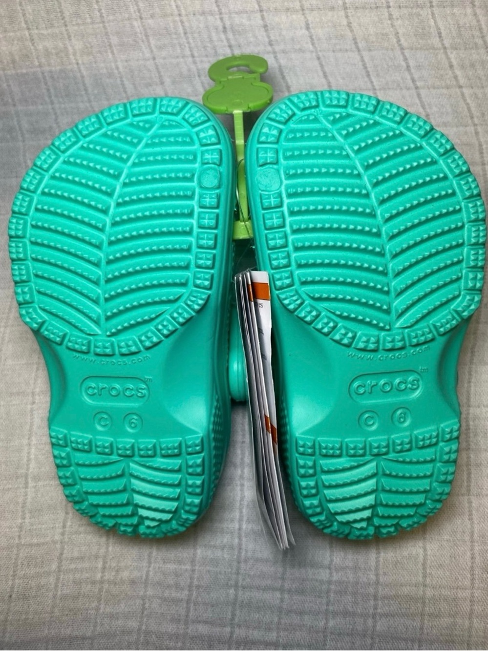 Classic Crocs - Picture 4 of 4